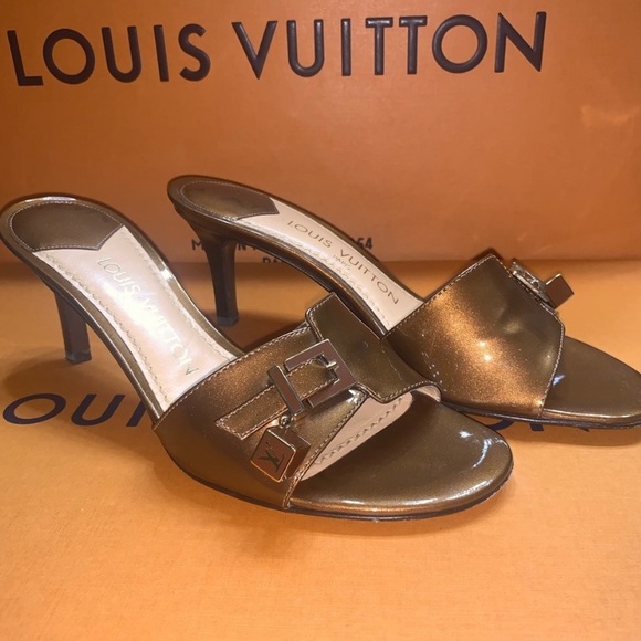Louis Vuitton Vernis Leather Open Toe Dice Slide Mules - Picture 8 of 8